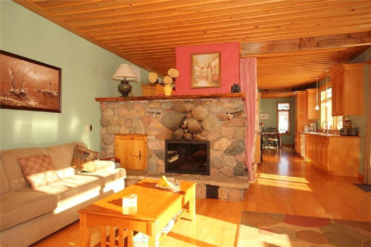 Rock Hill Bed & Breakfast Sharbot Lake Luaran gambar