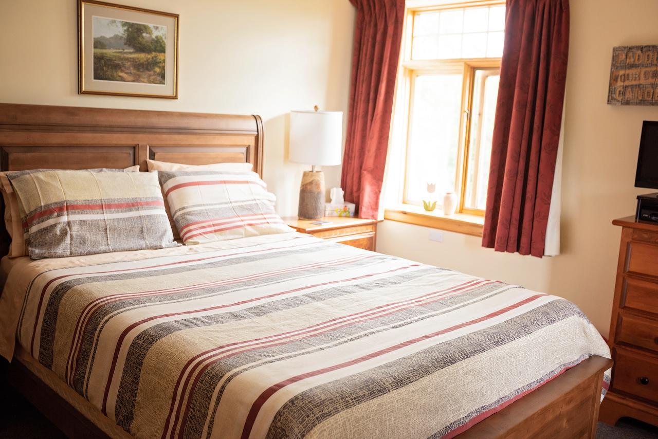 Rock Hill Bed & Breakfast Sharbot Lake Luaran gambar